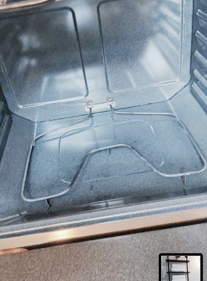 Oven cleaned inside and out by Fantastiklean cleaning