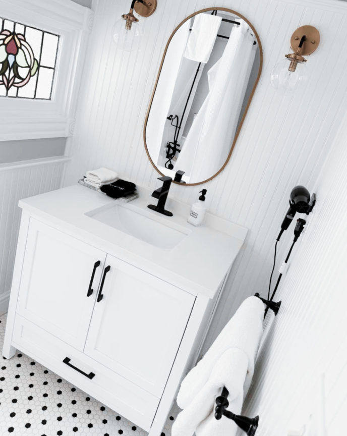 Bathtub and shower cleaned for move out